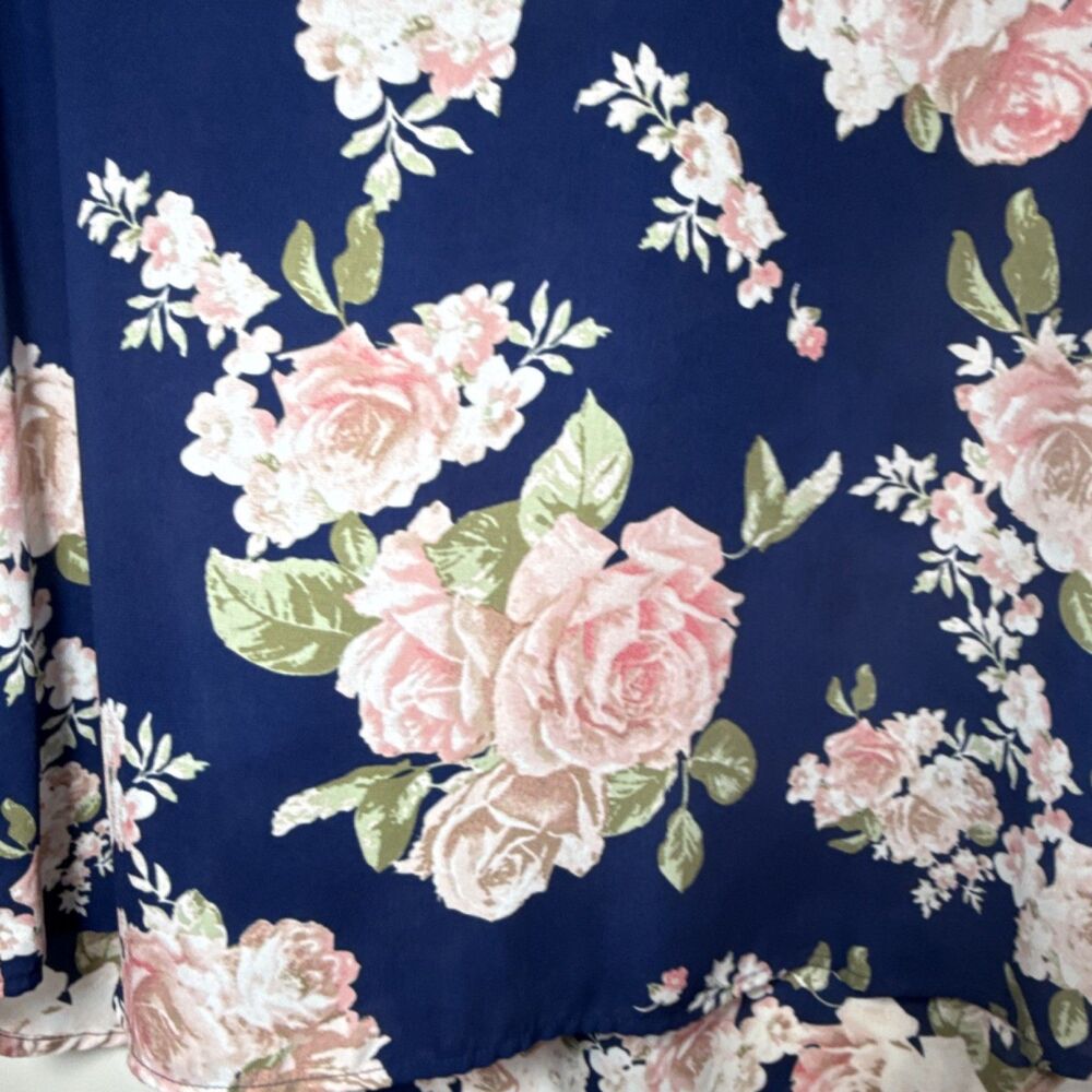 rue21 Navy Floral V-Neck Roll-Tab 3/4 Sleeve Tunic Blouse Polyester Size L - Picture 5 of 8